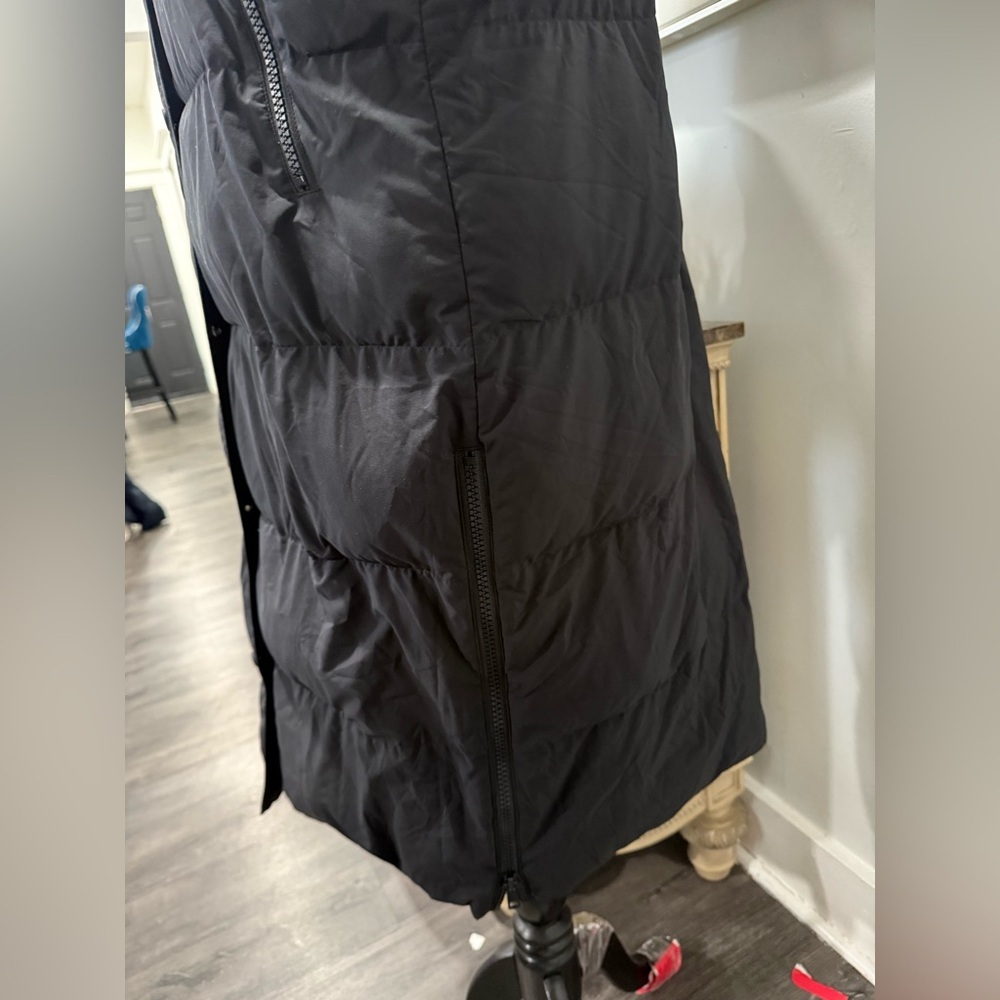 ALO Yoga Black Puffer Coat - Picture 9 of 14